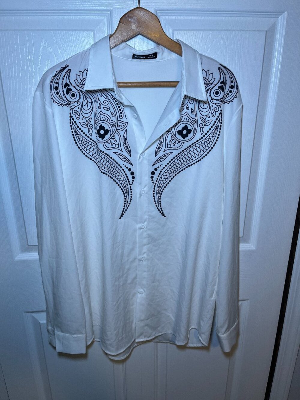 Manfinity Men’s White Boho Print Button Up Shirt XL